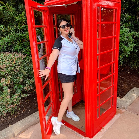 Meet your Posher! - Picture 6 of 6